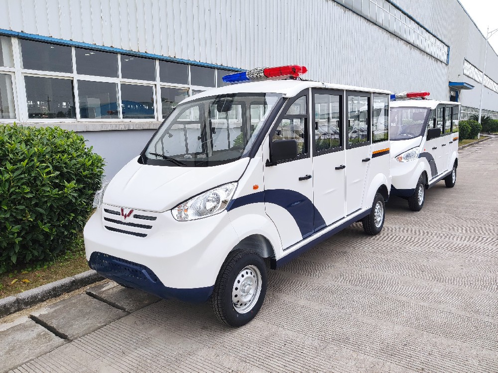 五菱电动巡逻车8座